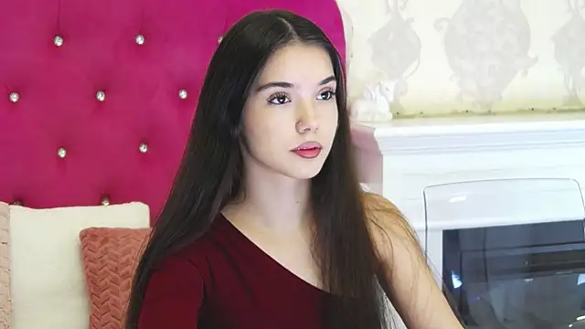 Snapshot of AlexisDevine chatting on June 19, 2026, 4:29 am AlexisDevine online show from June 19, 2026, 4:29 am