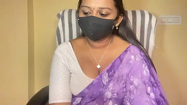 Pavani-Sexy online show from March 4, 2026, 6:15 pm