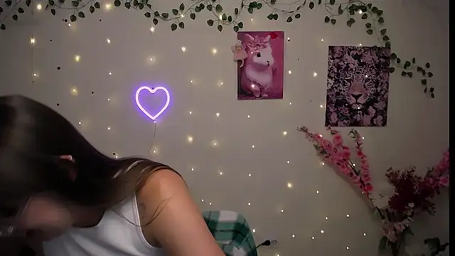 Amanda Bright  online show from July 28, 2026, 3:21 pm