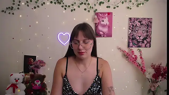 Amanda Bright  online show from July 16, 2026, 11:18 am