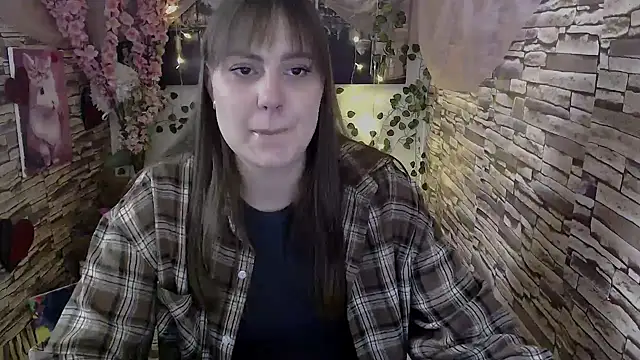 Amanda Bright  online show from October 13, 2025, 6:59 am