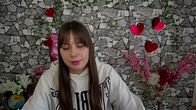 Amanda Bright  online show from November 13, 2025, 11:14 am