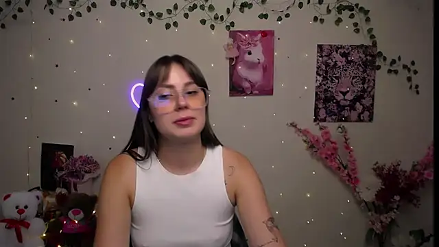 Amanda Bright  online show from July 28, 2026, 4:39 pm