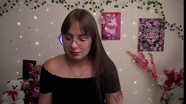 Amanda Bright  online show from July 27, 2026, 11:06 am