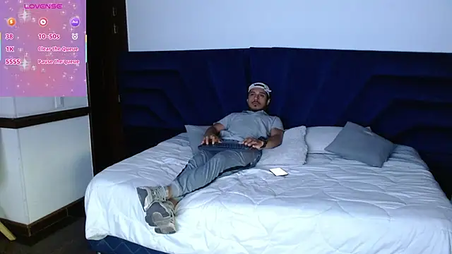 Snapshot of ColombiaStrip chatting on February 26, 2026, 10:54 pm ColombiaStrip online show from February 26, 2026, 10:54 pm