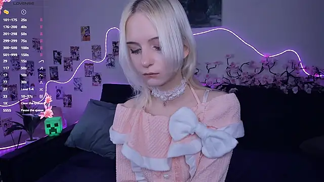 Snapshot of Megan--chan chatting on November 29, 2025, 8:09 pm Megan--chan online show from November 29, 2025, 8:09 pm