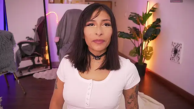 AnnieCouperr online show from April 25, 2026, 9:56 pm