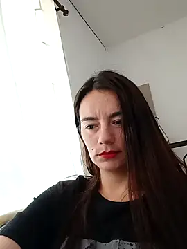 Demy Rhoades online show from May 5, 2026, 1:47 pm