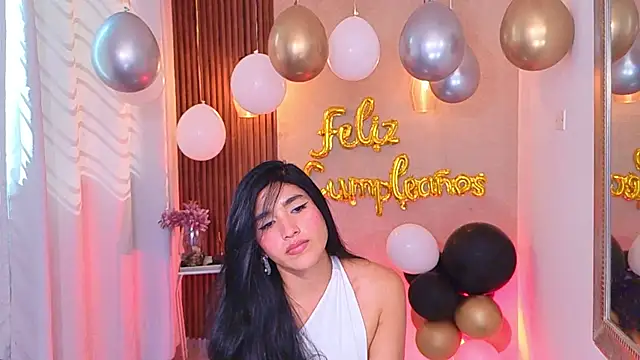 Lia Mar  online show from June 25, 2026, 7:08 pm