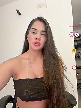 BellaLeclair online show from May 9, 2026, 5:33 am