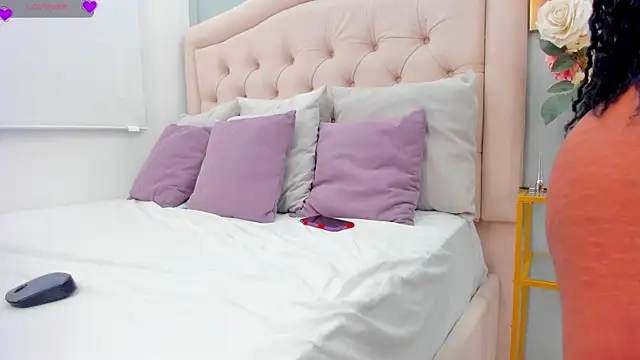 Snapshot of katia_harrison_ chatting on October 1, 2025, 10:13 pm katia harrison online show from October 1, 2025, 10:13 pm