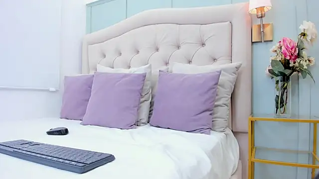 Snapshot of katia_harrison_ chatting on October 22, 2025, 2:27 pm katia harrison online show from October 22, 2025, 2:27 pm