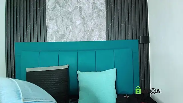 Skarlet 04 online show from February 3, 2026, 5:29 pm