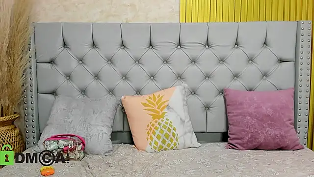 Skarlet 04 online show from January 15, 2026, 6:44 pm