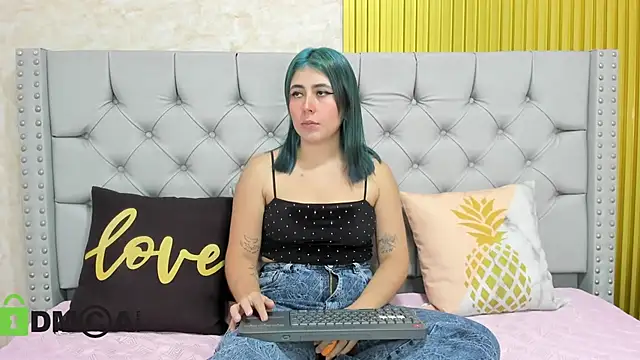 Skarlet 04 online show from November 21, 2025, 5:23 pm