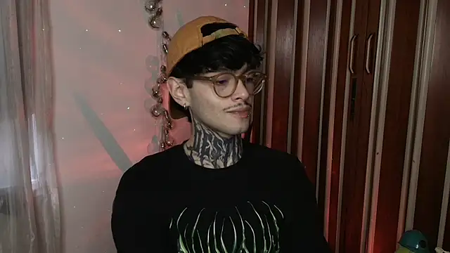 Mihail leroy online show from December 21, 2025, 9:37 pm