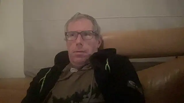 Snapshot of choupipat1 chatting on November 19, 2025, 8:20 pm choupipat1 online show from November 19, 2025, 8:20 pm