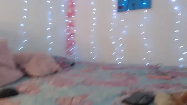 Snapshot of Victoria_new chatting on December 4, 2025, 7:51 am Victoria new online show from December 4, 2025, 7:51 am