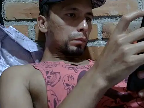 Boycumlatino online show from October 1, 2025, 10:24 pm