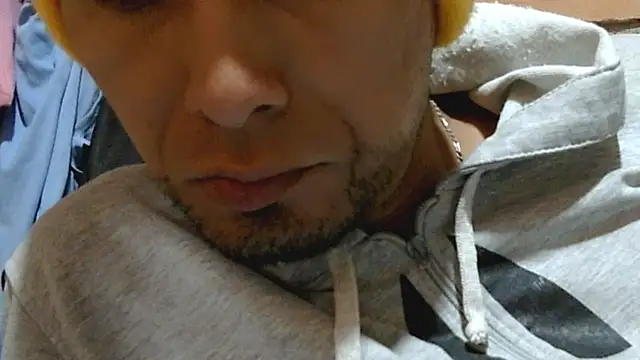 Boycumlatino online show from March 24, 2026, 1:33 pm