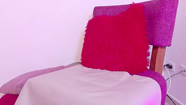 Snapshot of KITY_HILL chatting on February 9, 2026, 3:48 am KITY HILL online show from February 9, 2026, 3:48 am