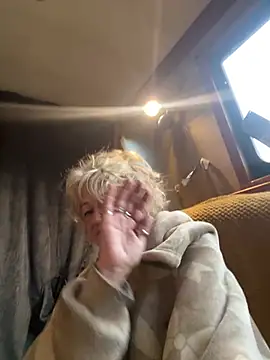 ladyboatlady online show from March 4, 2026, 7:05 am