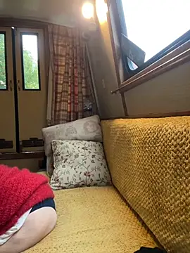 ladyboatlady online show from October 10, 2025, 7:09 am