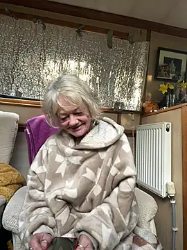 ladyboatlady online show from March 10, 2026, 7:23 am