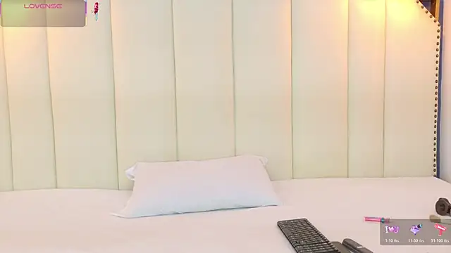 SamantaKane online show from December 19, 2025, 3:43 am