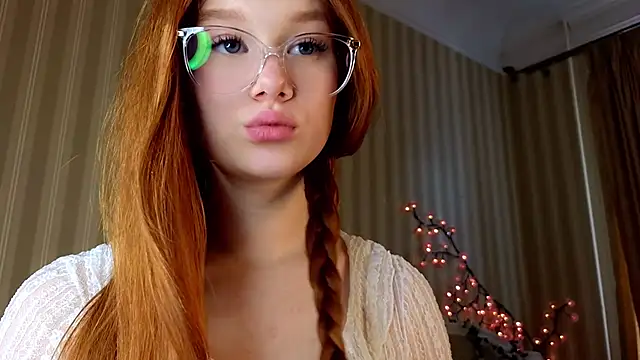 Juuulia  online show from June 27, 2026, 2:23 pm