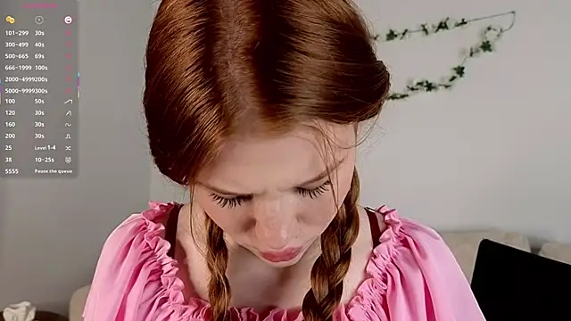 Juuulia  online show from July 18, 2026, 12:36 pm