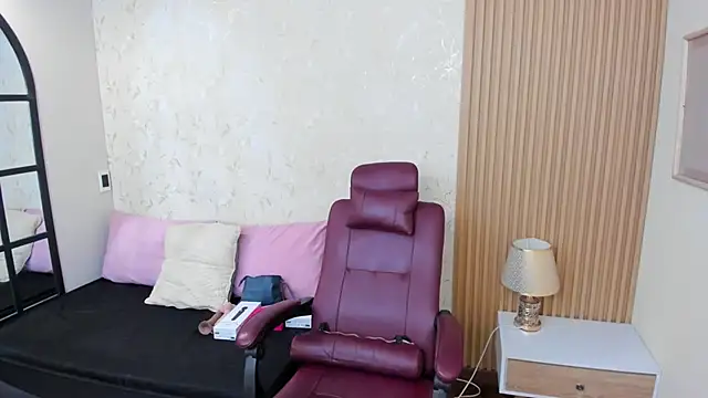 bellarivera  online show from October 2, 2025, 7:06 pm