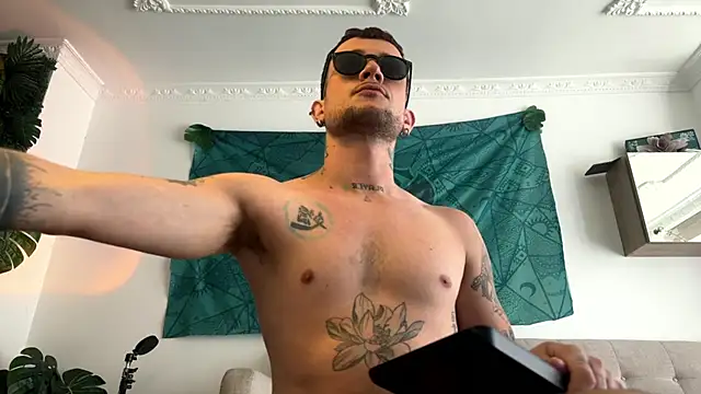 Snapshot of Neythancooper chatting on November 10, 2025, 7:19 pm Neythancooper online show from November 10, 2025, 7:19 pm