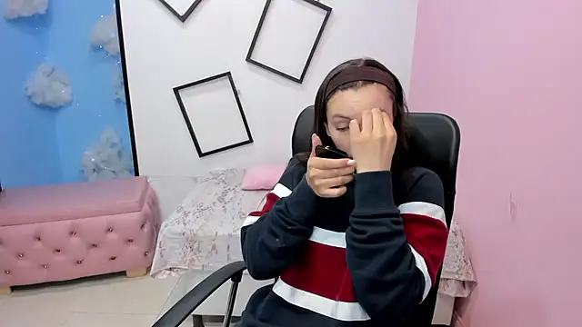 paula miler1 online show from October 14, 2025, 2:28 pm