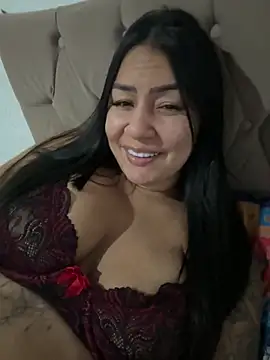 julianamascarada online show from April 29, 2026, 1:10 am