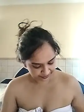 Snapshot of cute_indianxo chatting on February 8, 2026, 10:24 am cute indianxo online show from February 8, 2026, 10:24 am