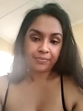 Snapshot of cute_indianxo chatting on February 20, 2026, 9:44 am cute indianxo online show from February 20, 2026, 9:44 am