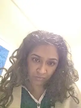 cute indianxo online show from June 23, 2026, 4:10 am