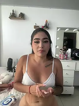 EmiilyEvans  online show from July 23, 2026, 4:47 pm