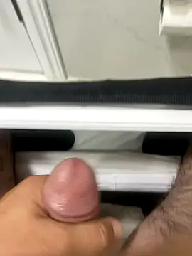 Snapshot of Heros2000 chatting on October 1, 2025, 11:03 am Heros2000 online show from October 1, 2025, 11:03 am