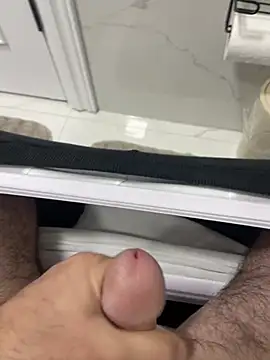 Snapshot of Heros2000 chatting on January 19, 2026, 6:50 am Heros2000 online show from January 19, 2026, 6:50 am