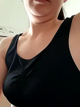 Lovely-deea online show from November 6, 2025, 12:31 pm