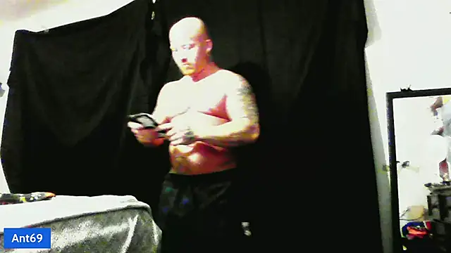 AntMeich6969 online show from September 28, 2025, 11:55 pm