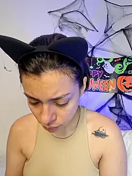 AmaiaSalvatore online show from November 2, 2025, 8:36 pm