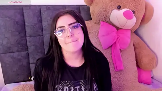 bellacruz3 online show from February 24, 2026, 11:27 pm