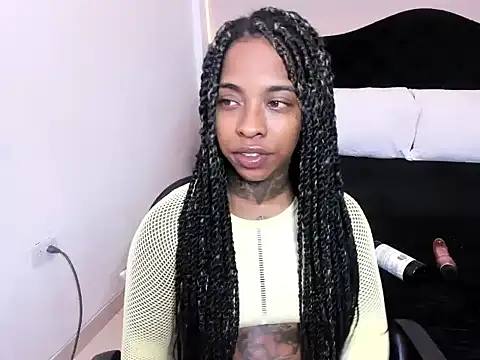 Pauline Fox online show from April 25, 2026, 11:57 pm