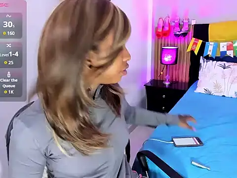 Pauline Fox online show from July 13, 2026, 2:33 am
