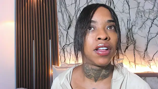 Pauline Fox online show from February 25, 2026, 12:33 am