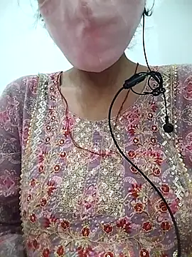 Miss-0012 online show from November 12, 2025, 5:28 pm