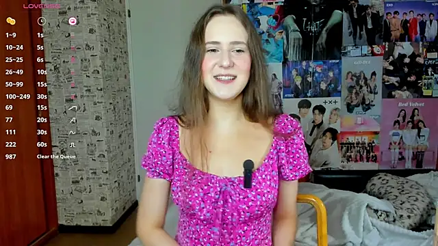 LucyRose3 online show from October 6, 2025, 3:24 pm